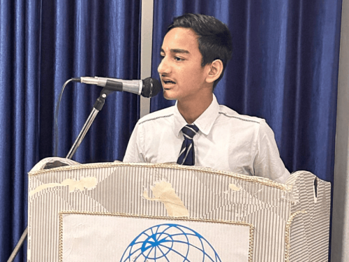 8 (1) (1) (1) (1) (1) (1) (1) (1) (1)